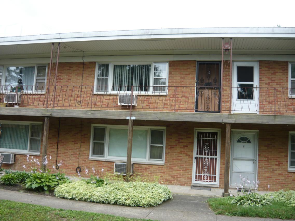 235 Northway Park Rd. #8, Machesney Park, IL 61115