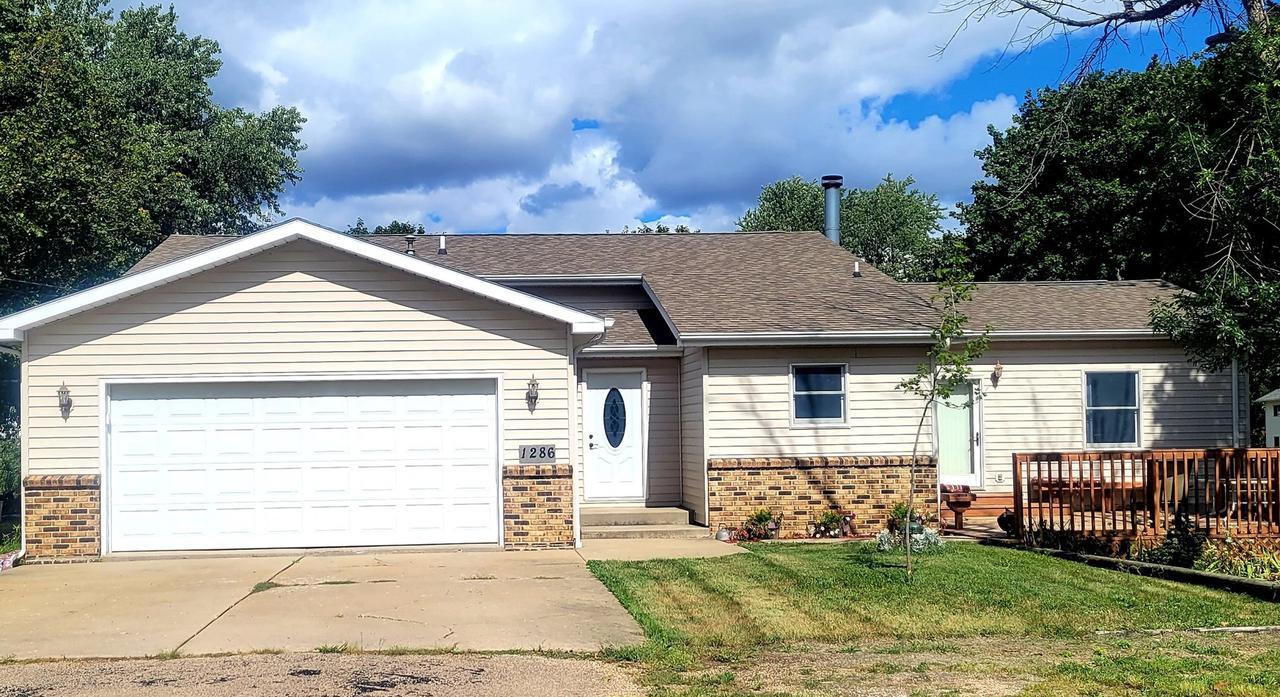 1286 Hickory St., Eldena, IL 61324