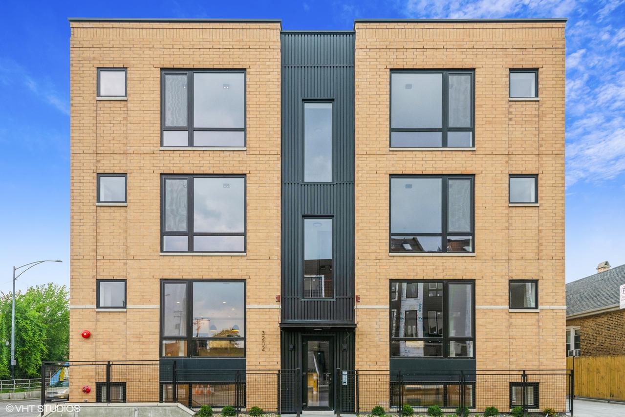 3202 N Kildare Ave. #1S, Chicago, IL 60641
