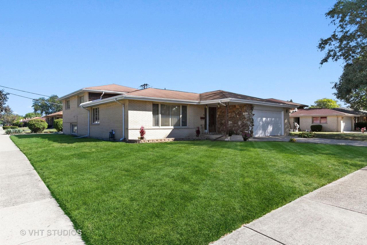 800 E 168th St., South Holland, IL 60473