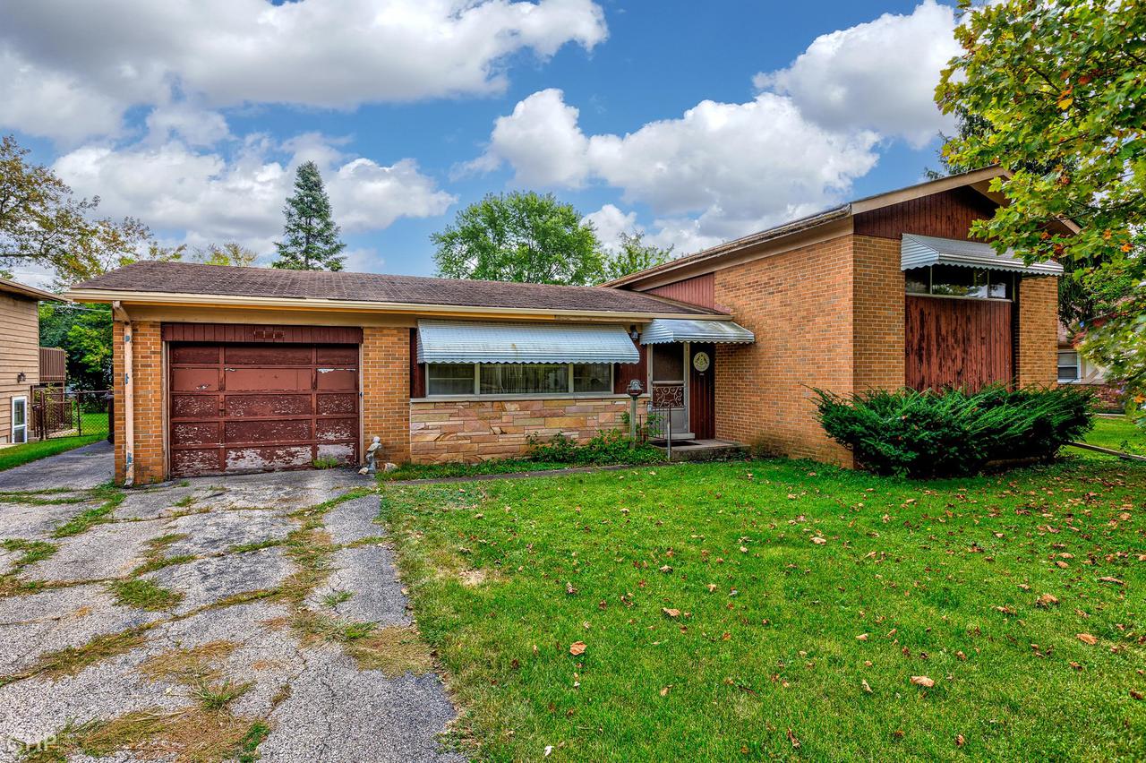 220 Delia Dr., Wauconda, IL 60084