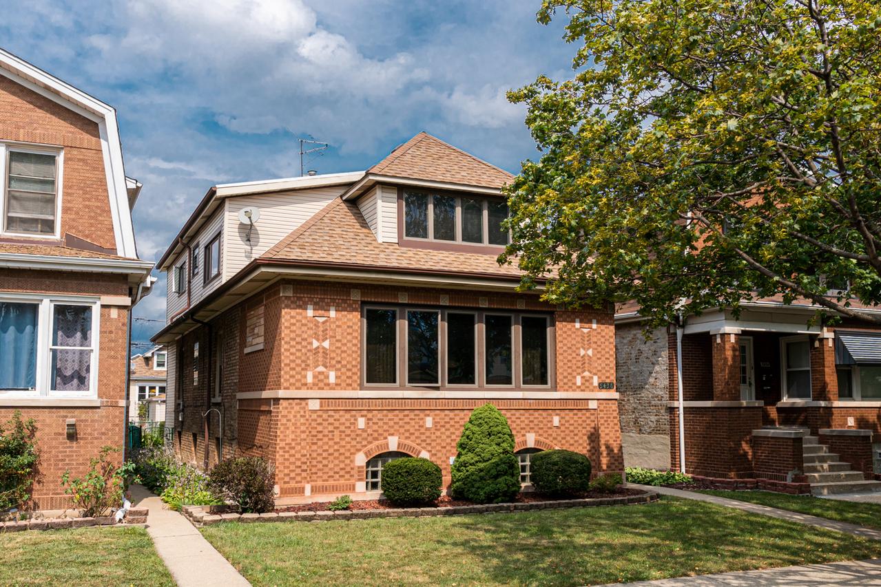 5436 W School St., Chicago, IL 60641