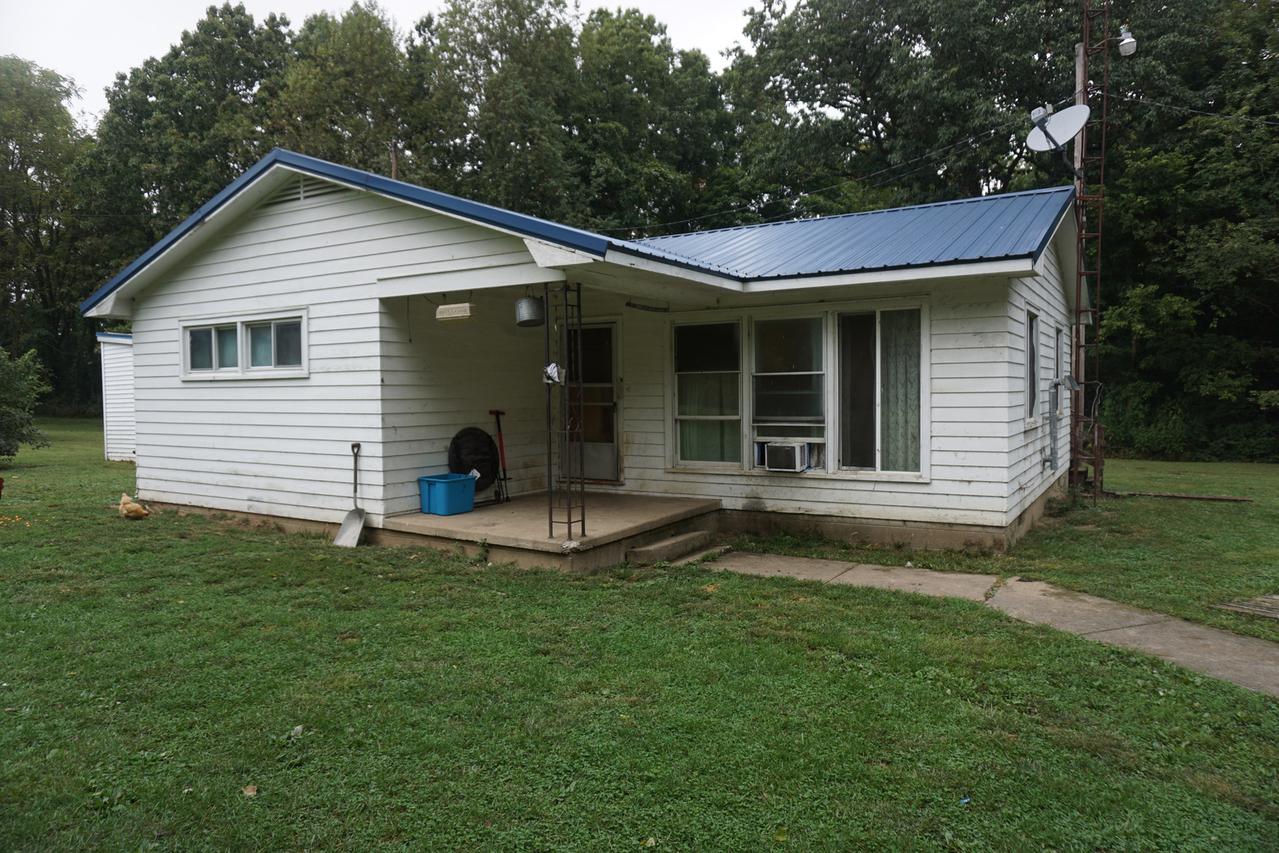 17547 Twin Hills Rd., Danville, IL 61834