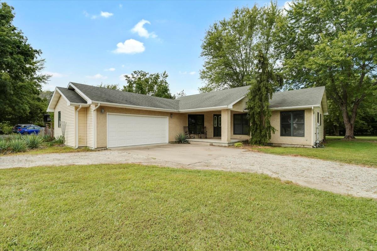 26592 Shake Rag Rd., Danville, IL 61834