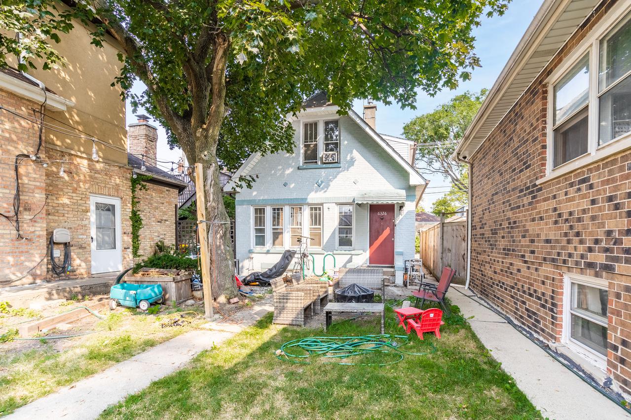 6326 W Berenice Ave., Chicago, IL 60634
