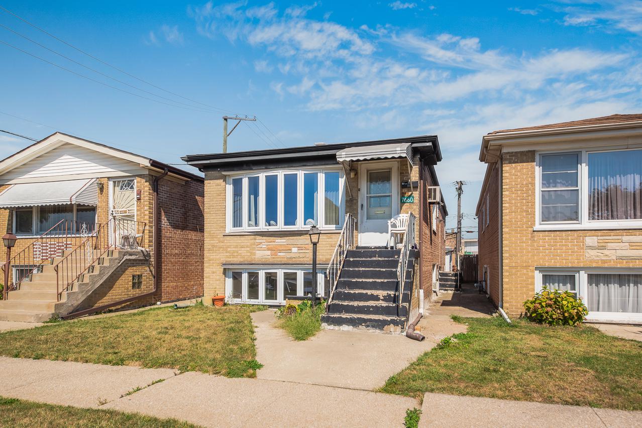 7660 W 63rd Pl., Summit, IL 60501