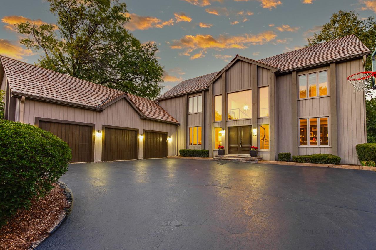 24 Sherwood Dr., Lincolnshire, IL 60069