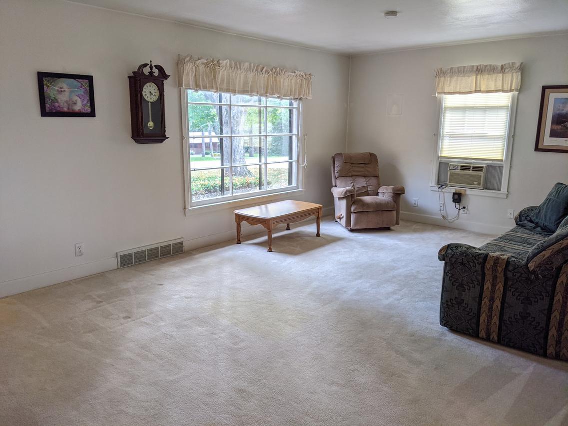 1304 La Cresta Dr., Freeport, IL 61032