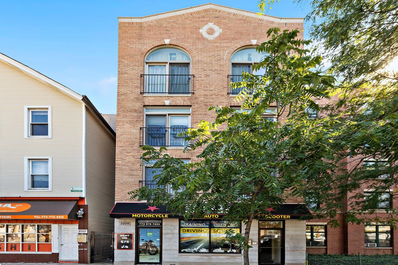 2509 W Fullerton Ave. #2, Chicago, IL 60647