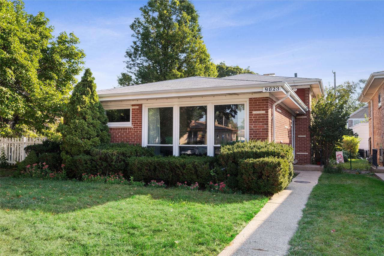 9023 Meade Ave., Morton Grove, IL 60053