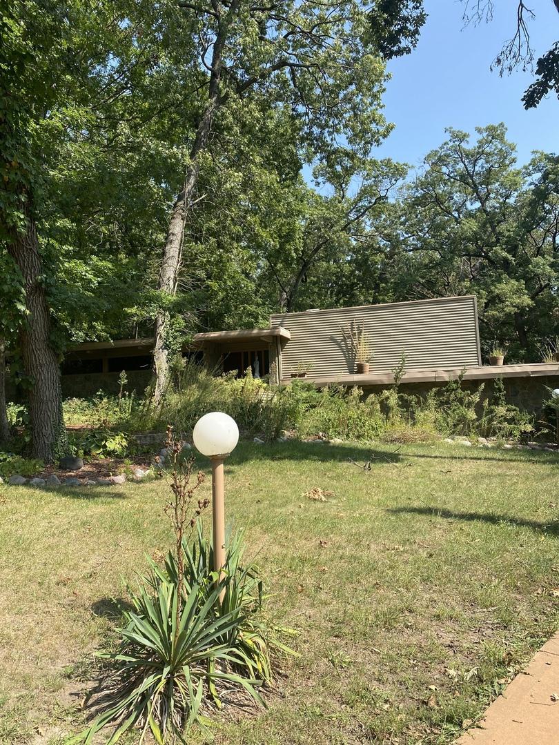 12375 N Ledges Dr., Roscoe, IL 61073