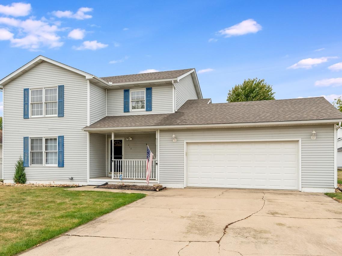 210 S Dewey St., Somonauk, IL 60552