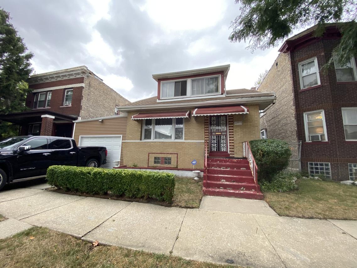 8952 S Aberdeen St., Chicago, IL 60620