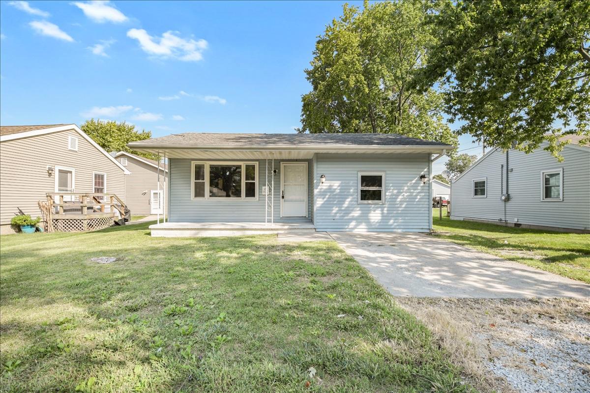 916 E Pembroke St., Tuscola, IL 61953