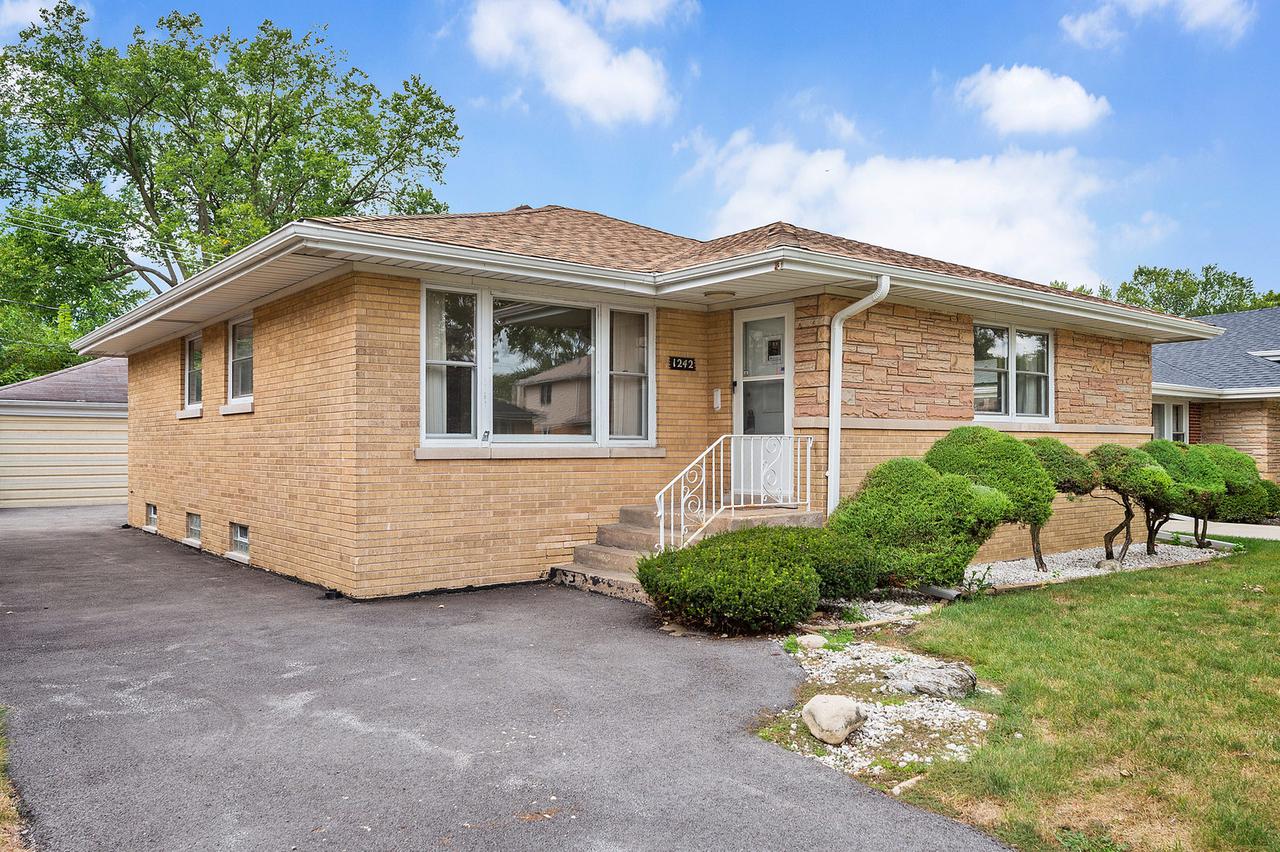 1242 Forest Rd., La Grange Park, IL 60526