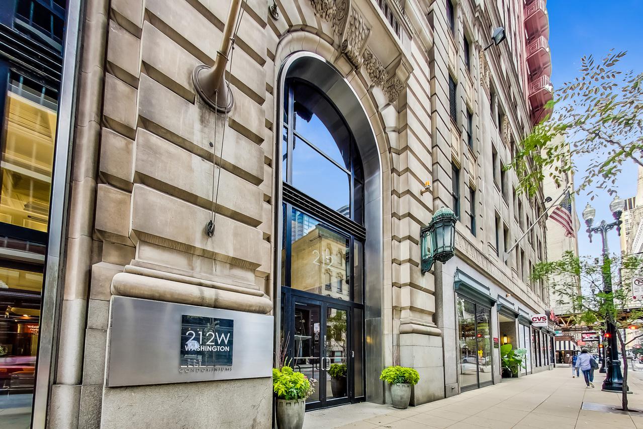 212 W Washington St. #704C, Chicago, IL 60606