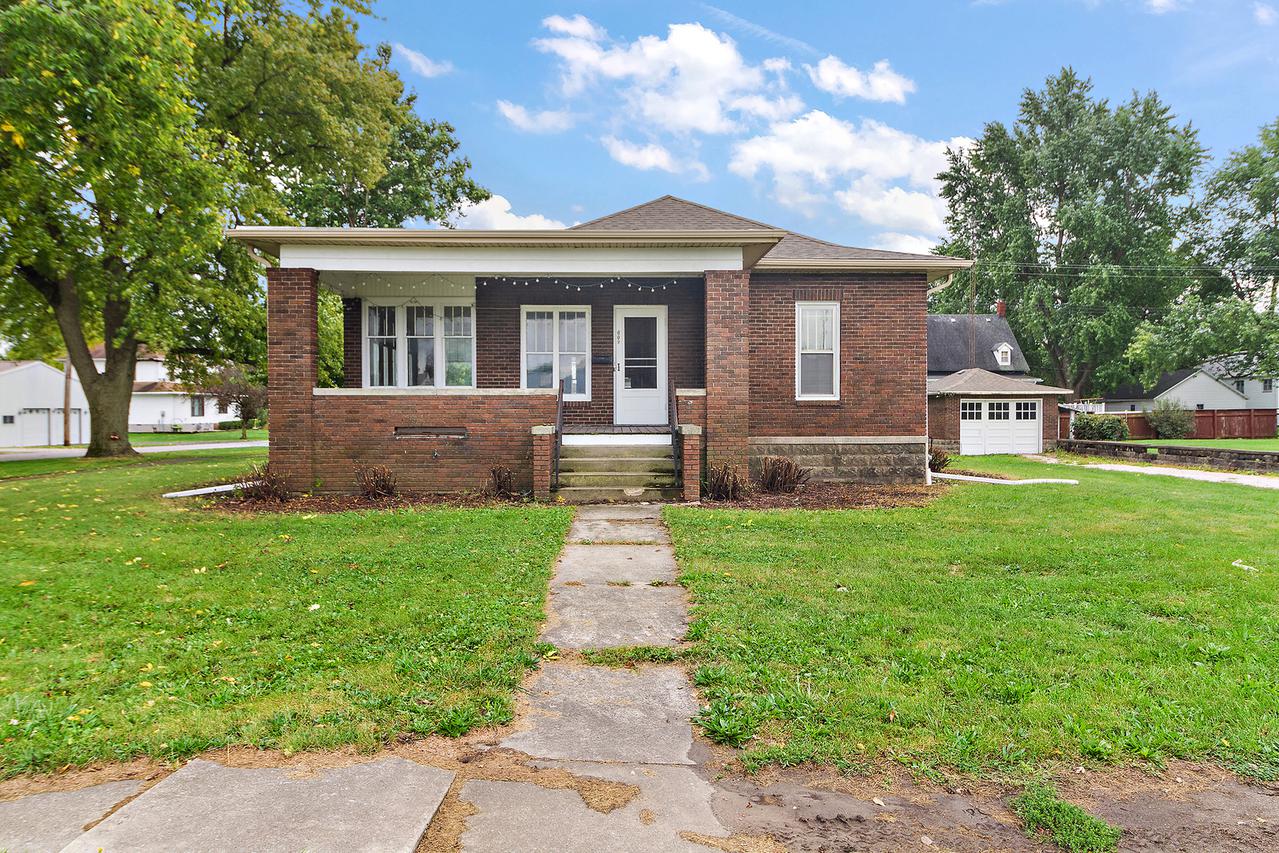 609 Main St., Crescent City, IL 60928