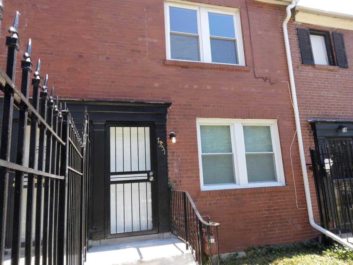 7351 S Phillips Ave., Chicago, IL 60649