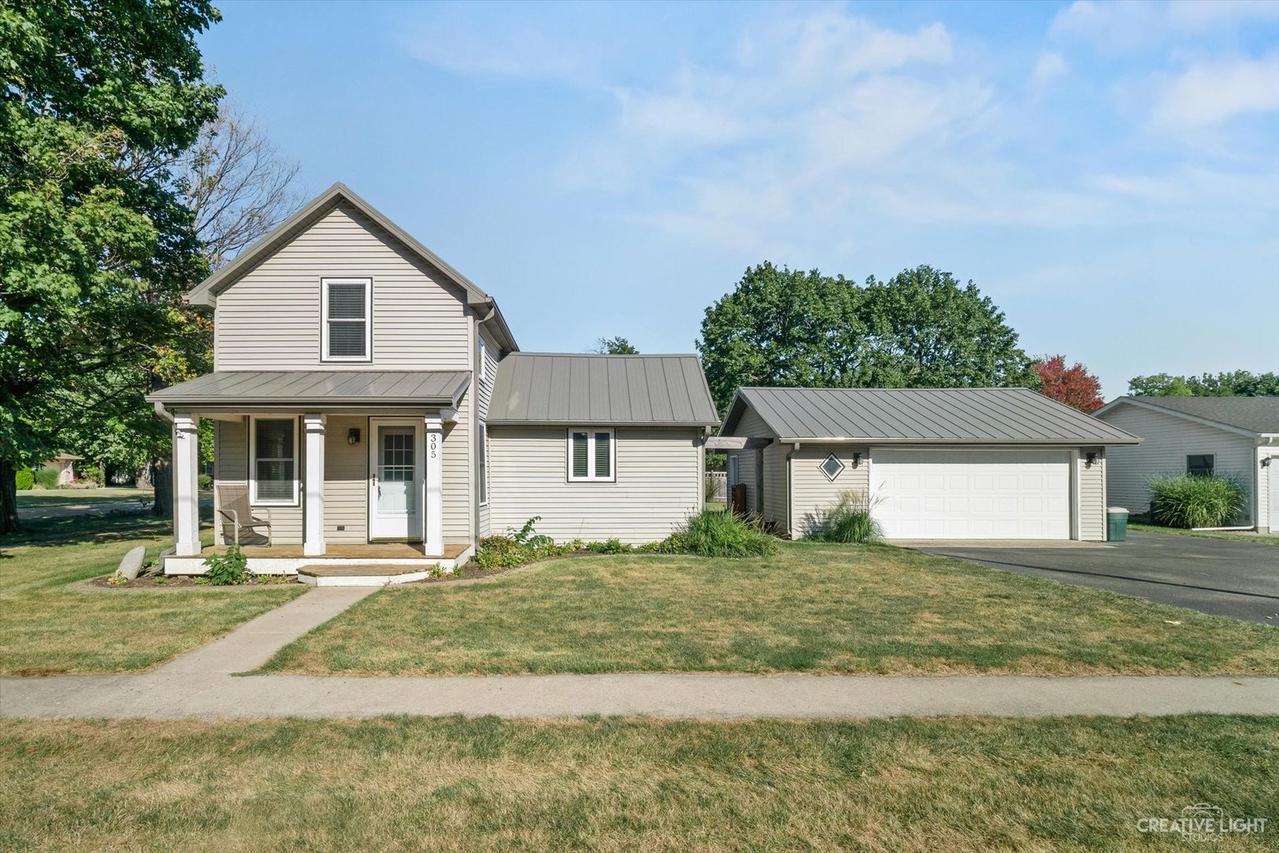 305 S Zeller St., Somonauk, IL 60552