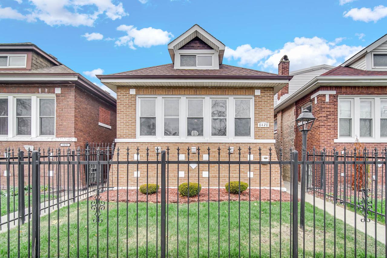8428 S May St., Chicago, IL 60620