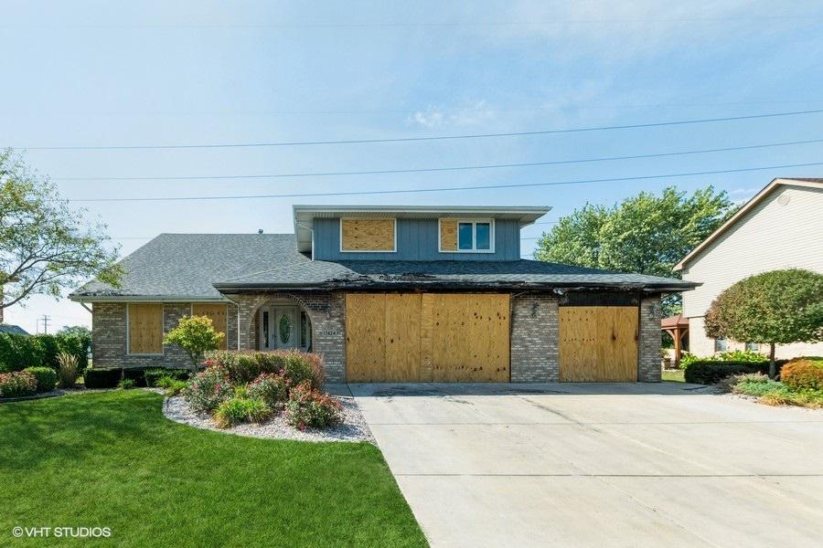 17424 Valley View Dr., Tinley Park, IL 60477