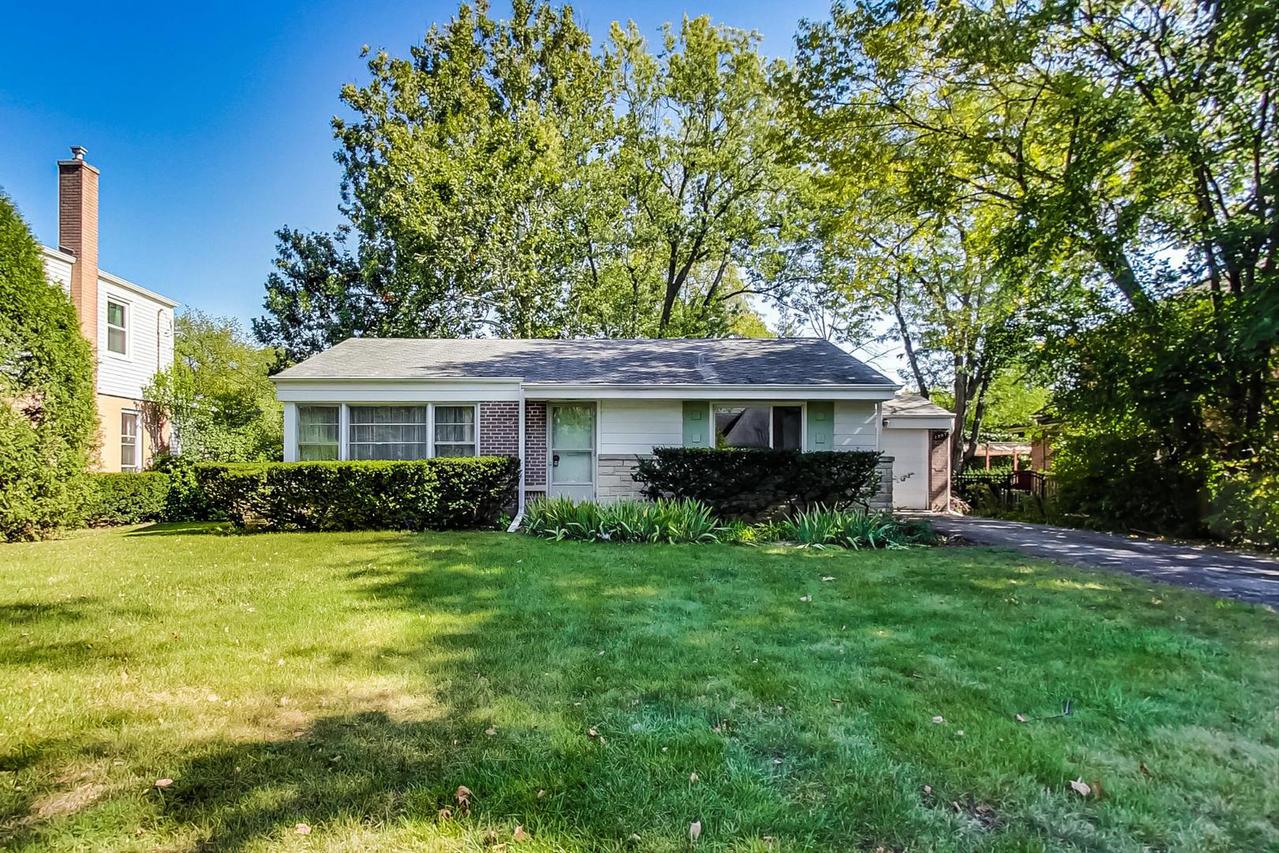 1287 Ridge Rd., Highland Park, IL 60035