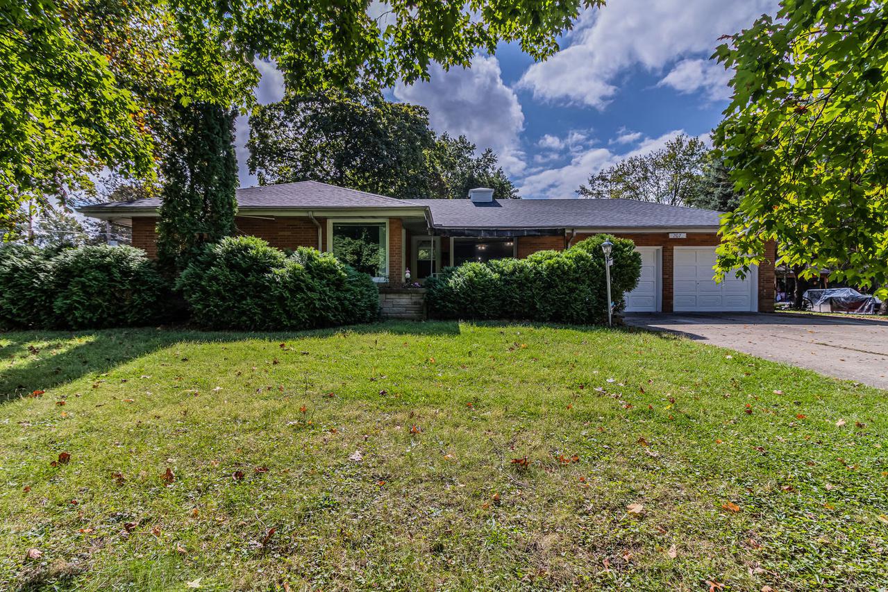 207 E Florida Ave., Urbana, IL 61801