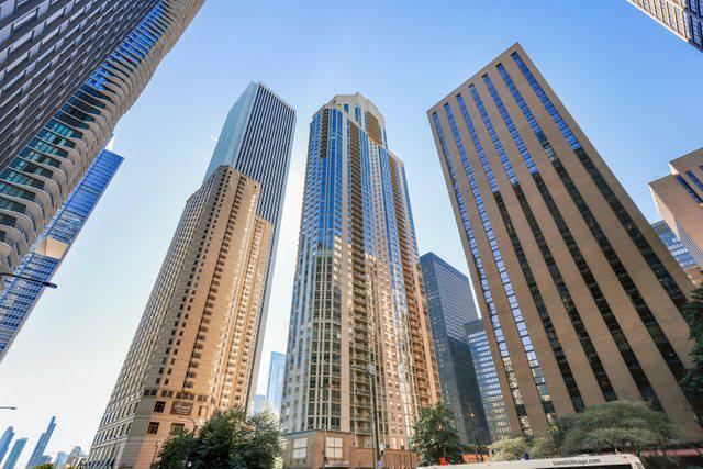 222 N. Columbus Dr. #4201, Chicago, IL 60601