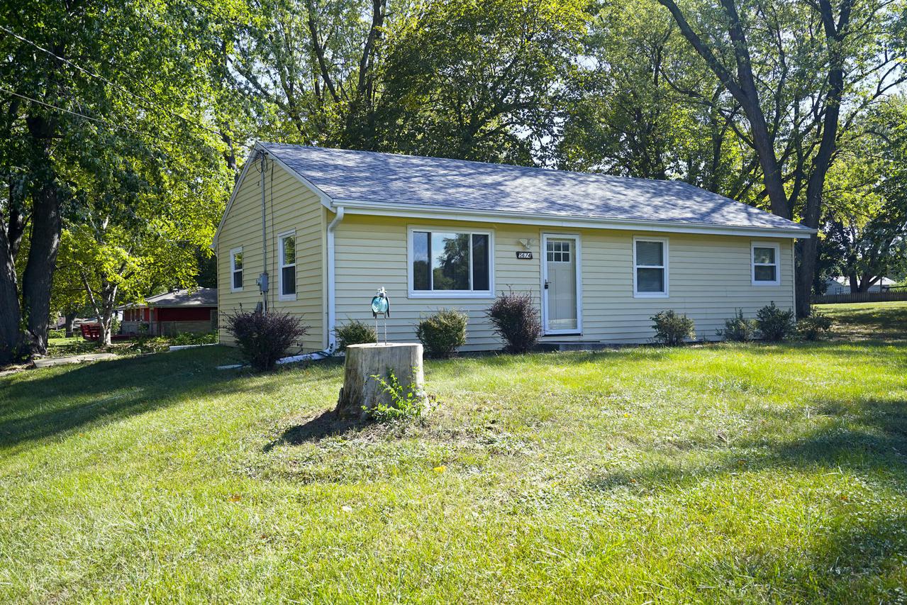 5674 Vienna Dr., Rockford, IL 61109