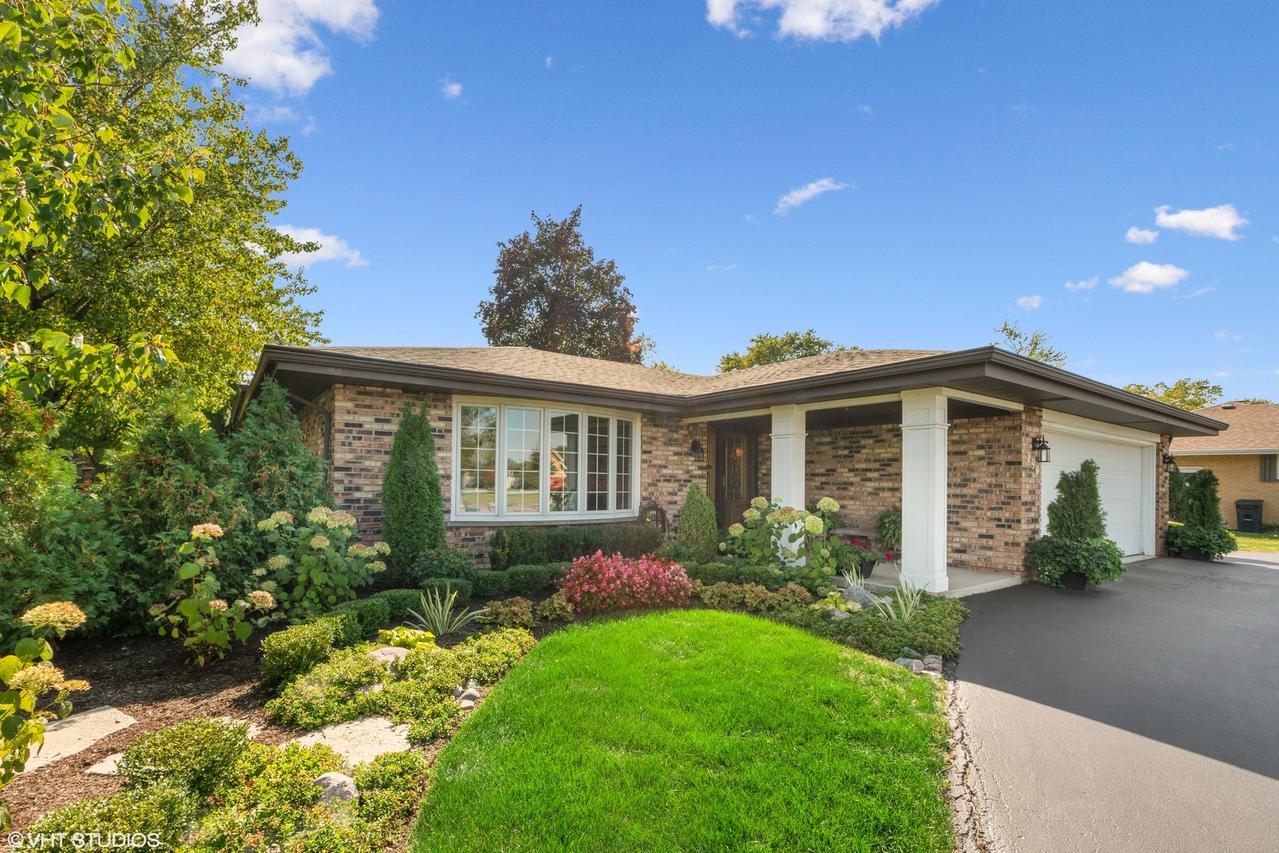 290 E Sauk Tr., Frankfort, IL 60423