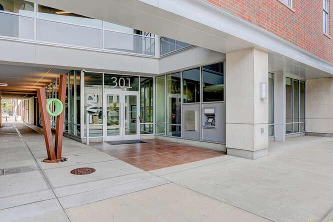 301 N Neil St. #603, Champaign, IL 61820