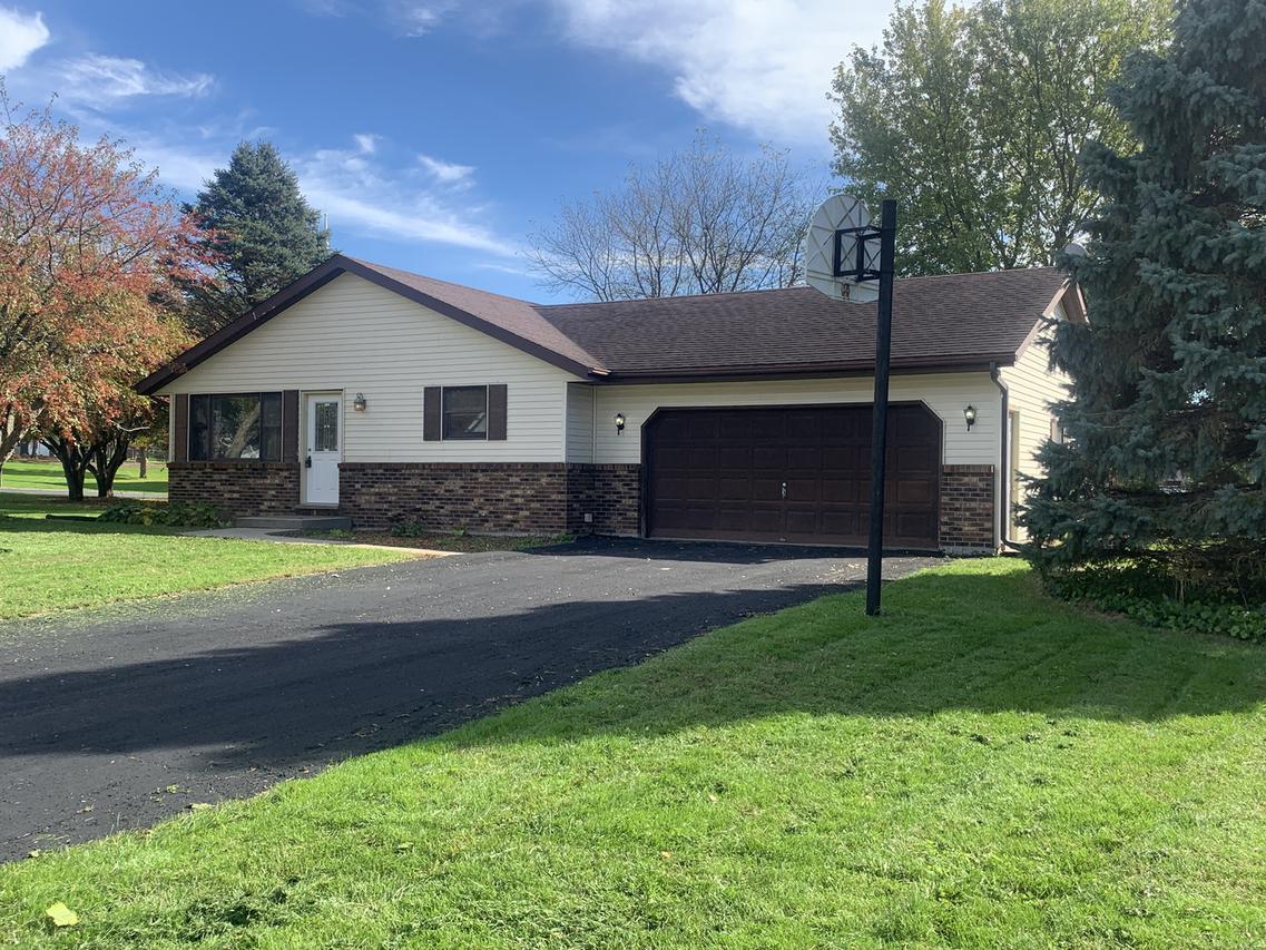 135 S Fox Run Ln., Byron, IL 61010