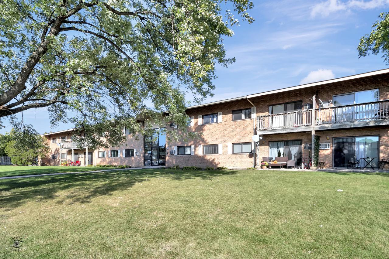 7413 Brookdale Dr. #108, Darien, IL 60561
