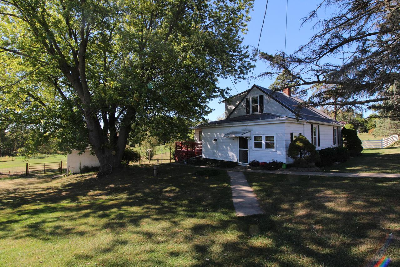 11299 W Timber Lane Rd., Lena, IL 61048