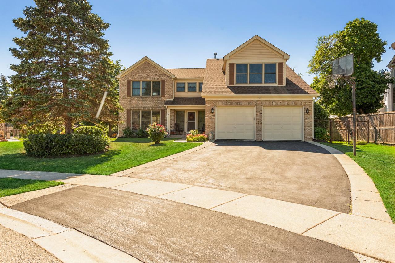 581 Salceda Ln., Mundelein, IL 60060
