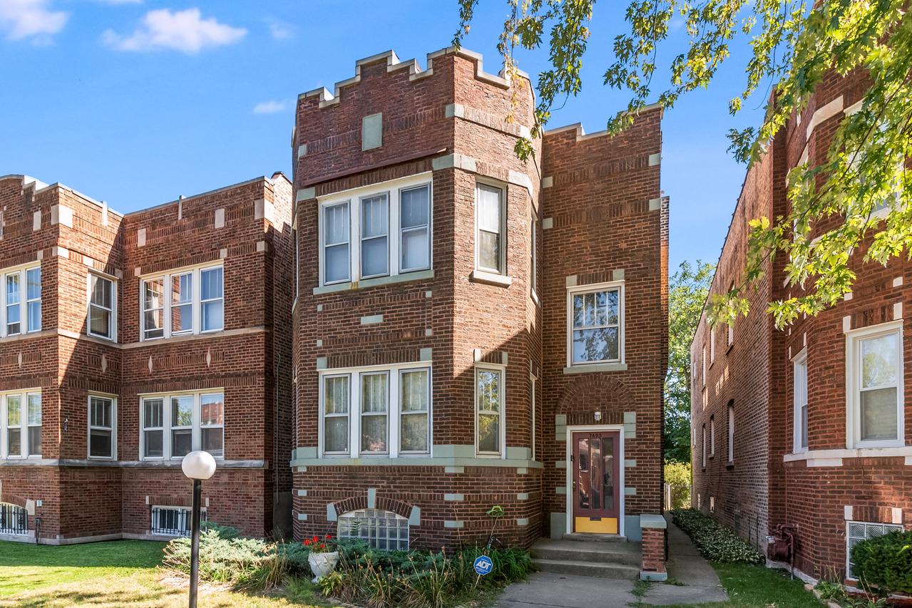 7605 S Calumet Ave., Chicago, IL 60619