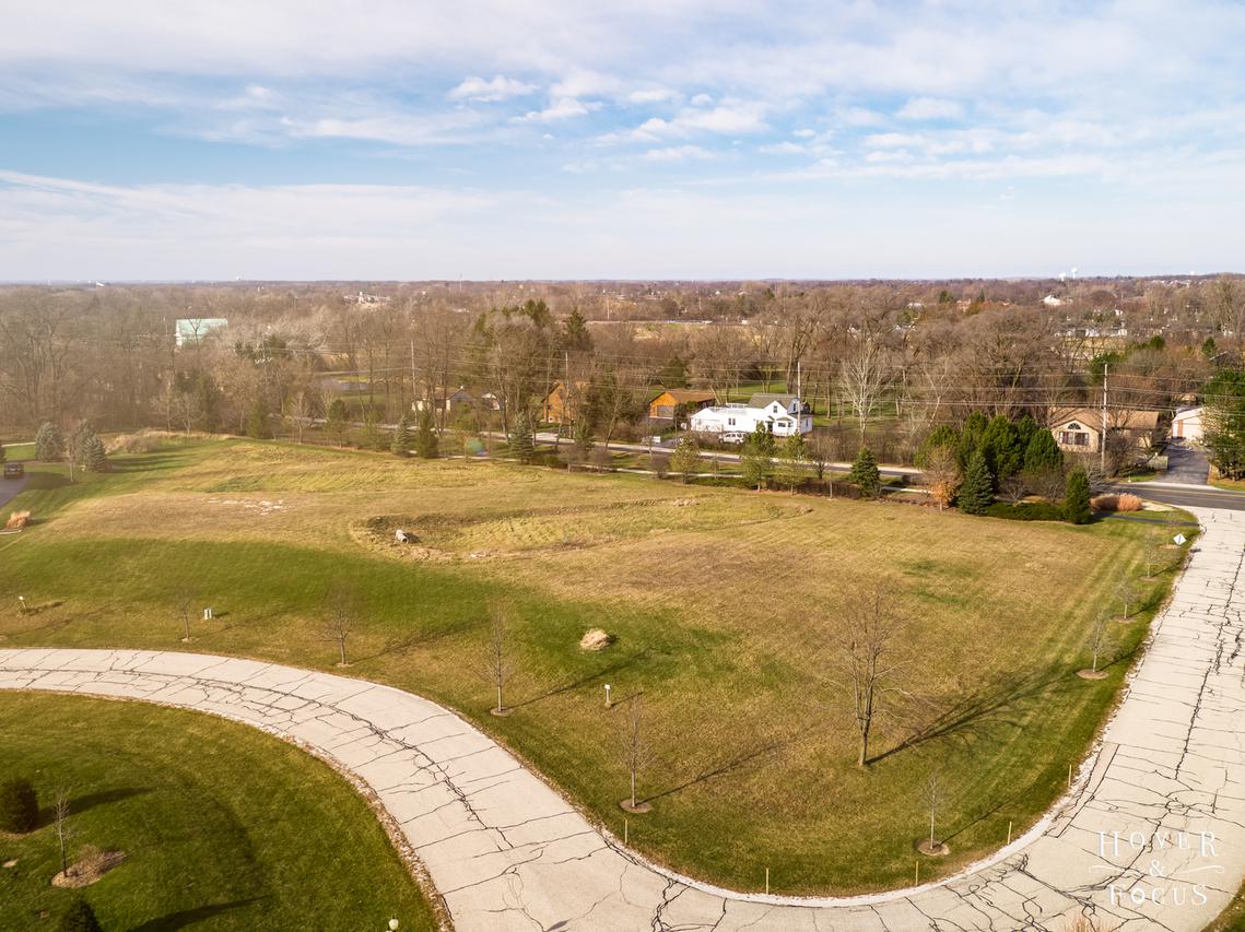 26456 Pennway Cir., Wauconda, IL 60084