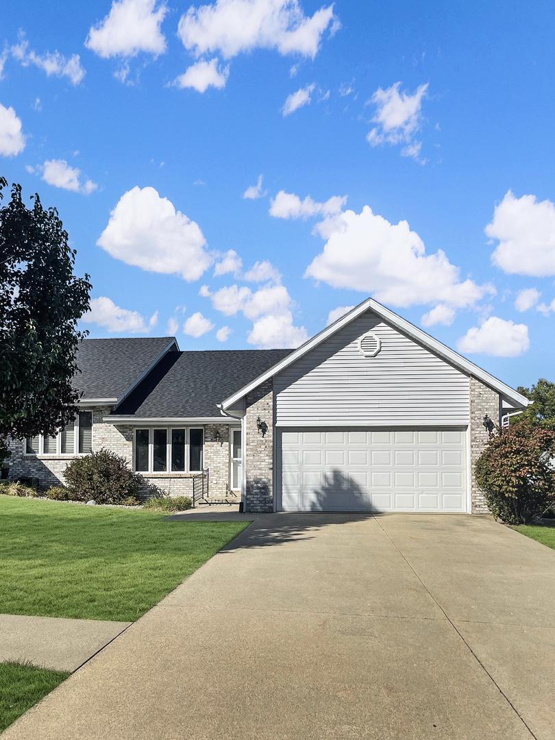 2212 Hillside Ct. #6, Freeport, IL 61032
