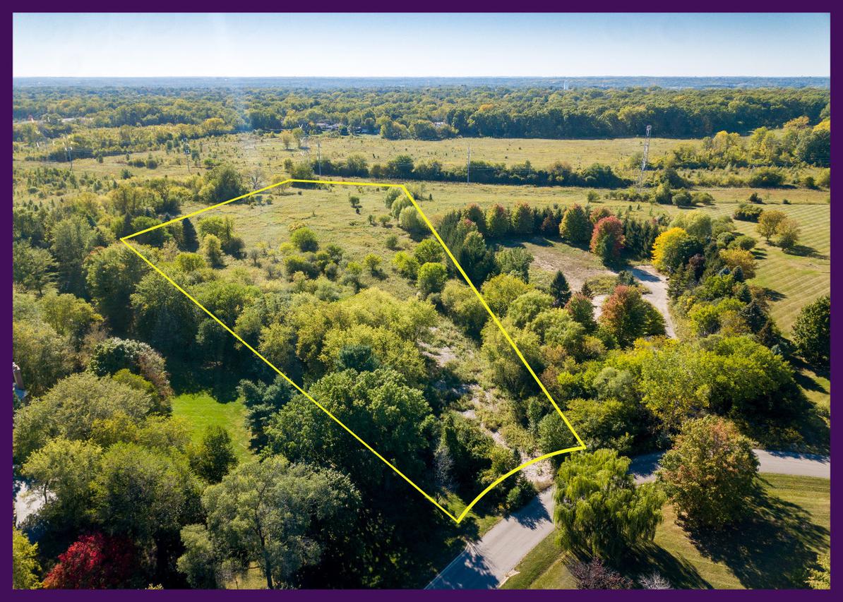 25 Rolling Hills Dr., Barrington Hills, IL 60010