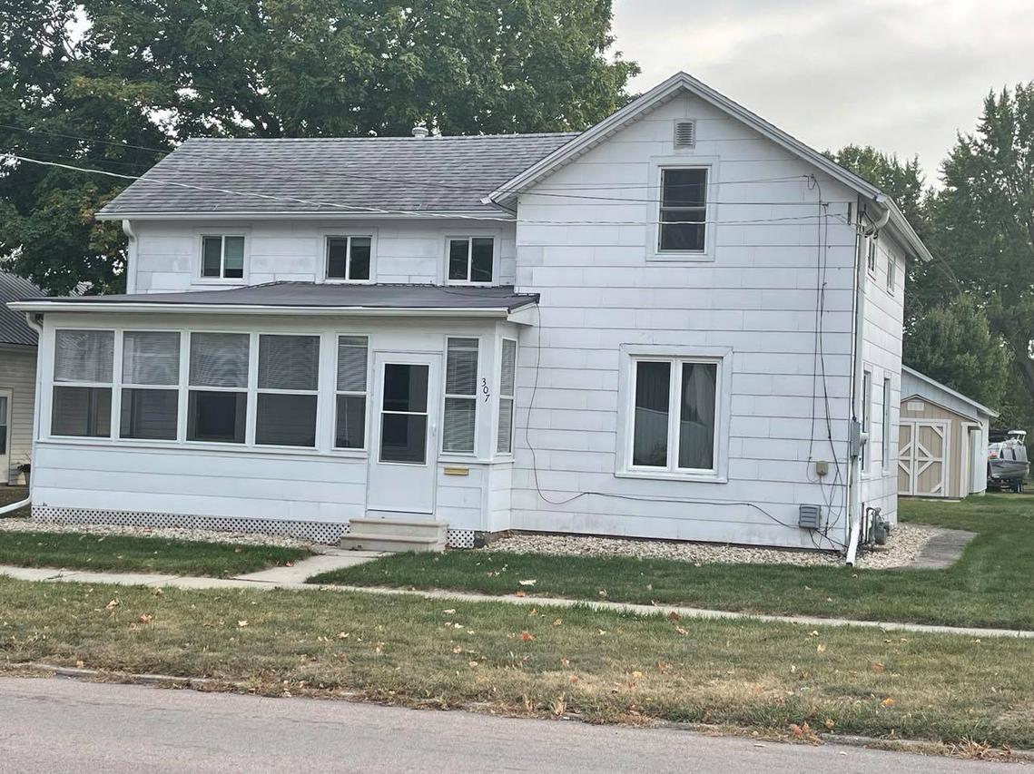 307 E Wall St., Morrison, IL 61270
