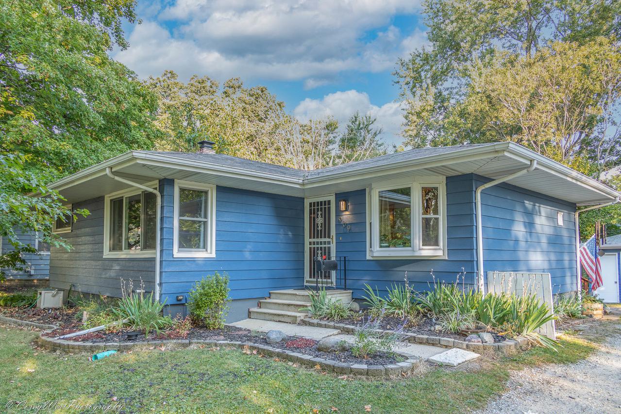 909 Dawn Ct., Dekalb, IL 60115