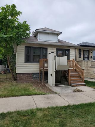 5134 S. Menard Ave., Chicago, IL 60638