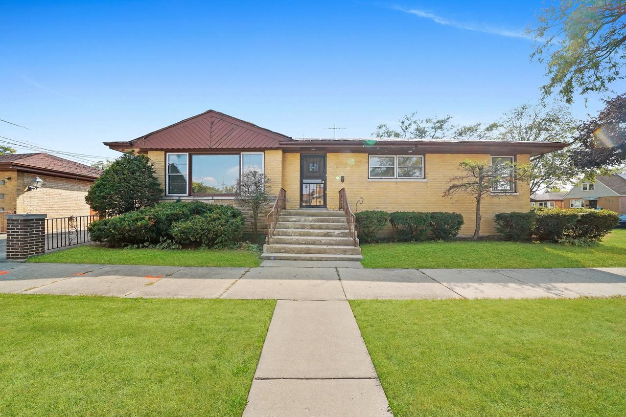 301 48th Ave., Bellwood, IL 60104