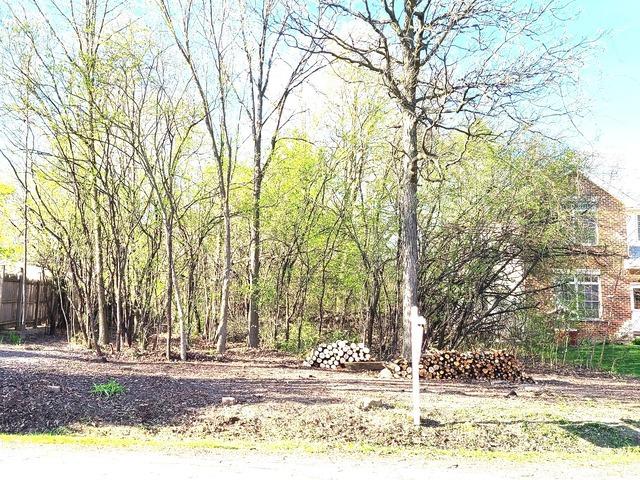 840 E Red Oak St., Addison, IL 60101