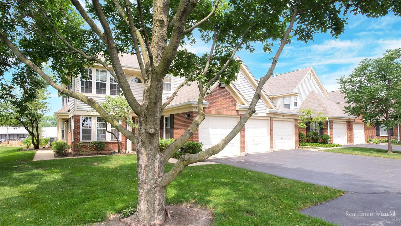 2035 Quaker Hollow Ln., Streamwood, IL 60107