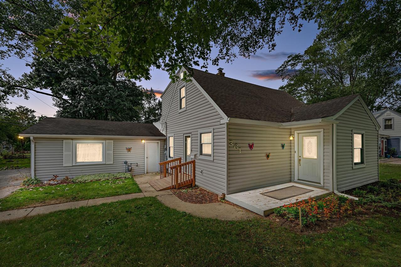 361 Highland Rd., Grayslake, IL 60030