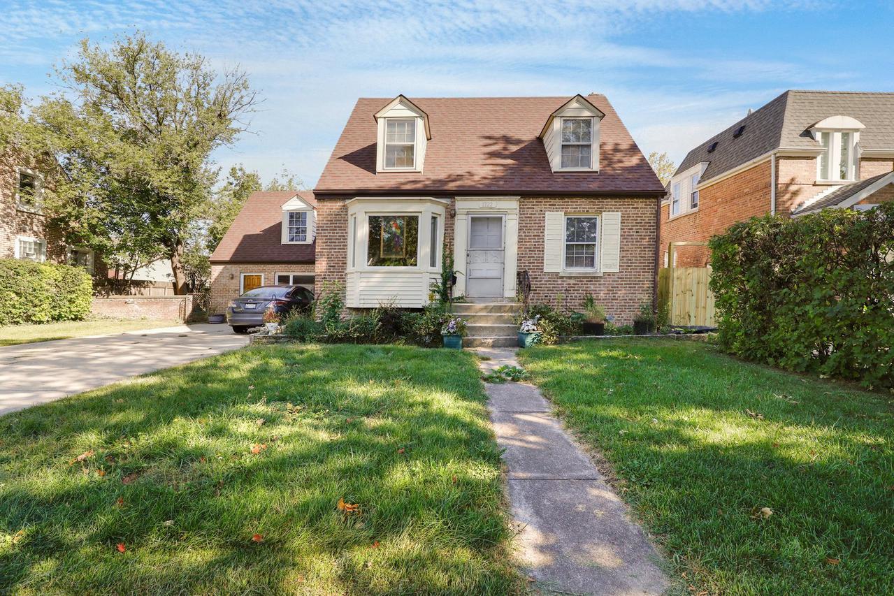 1322 Evergreen Ave., Des Plaines, IL 60016