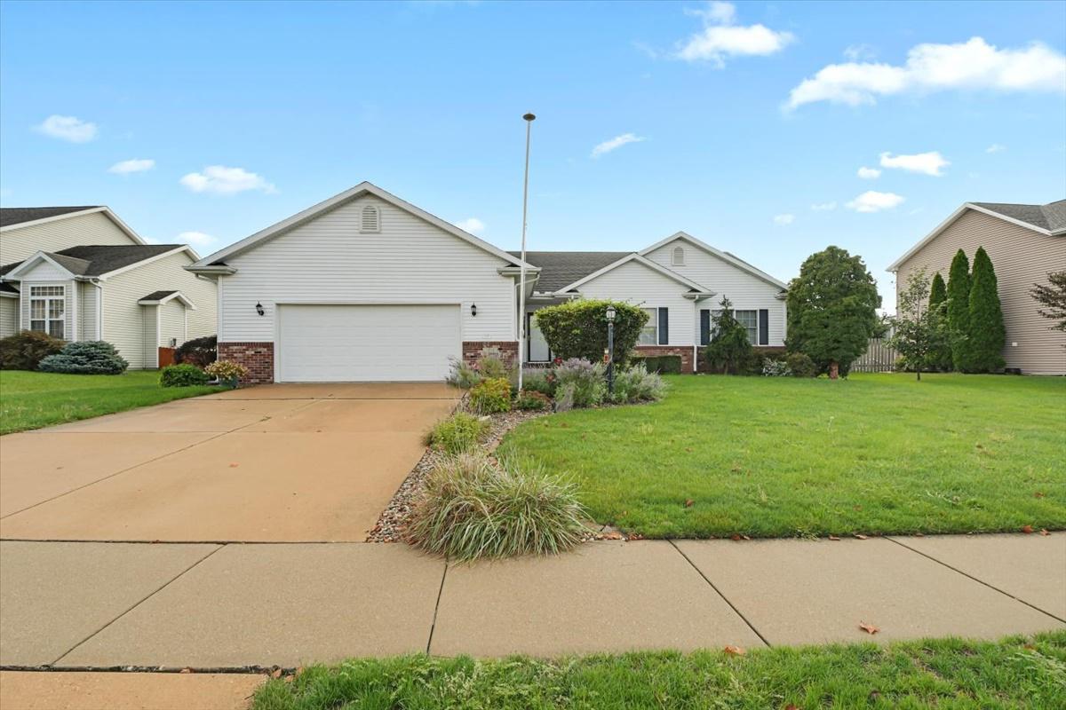 1711 Grand Ave., St. Joseph, IL 61873