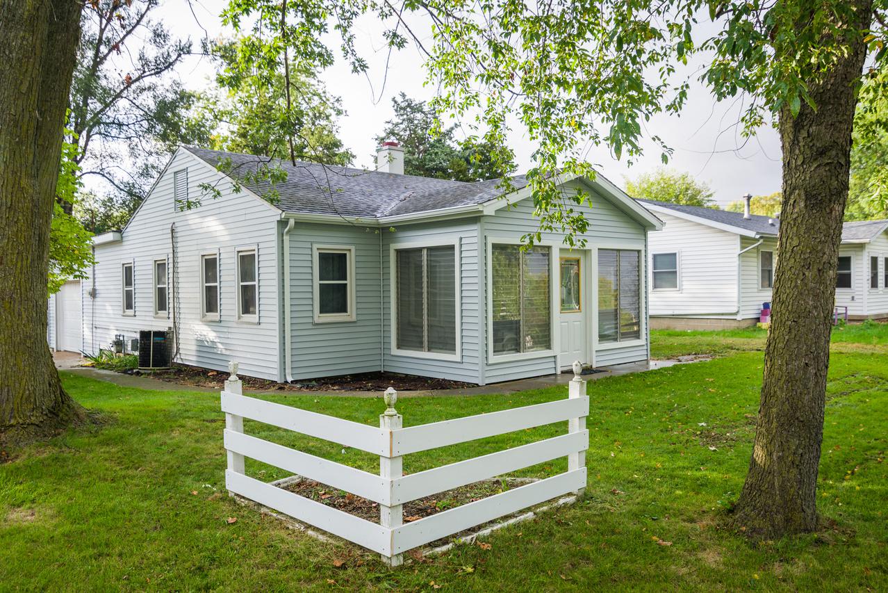 111 S Miller St., Clinton, IL 61727