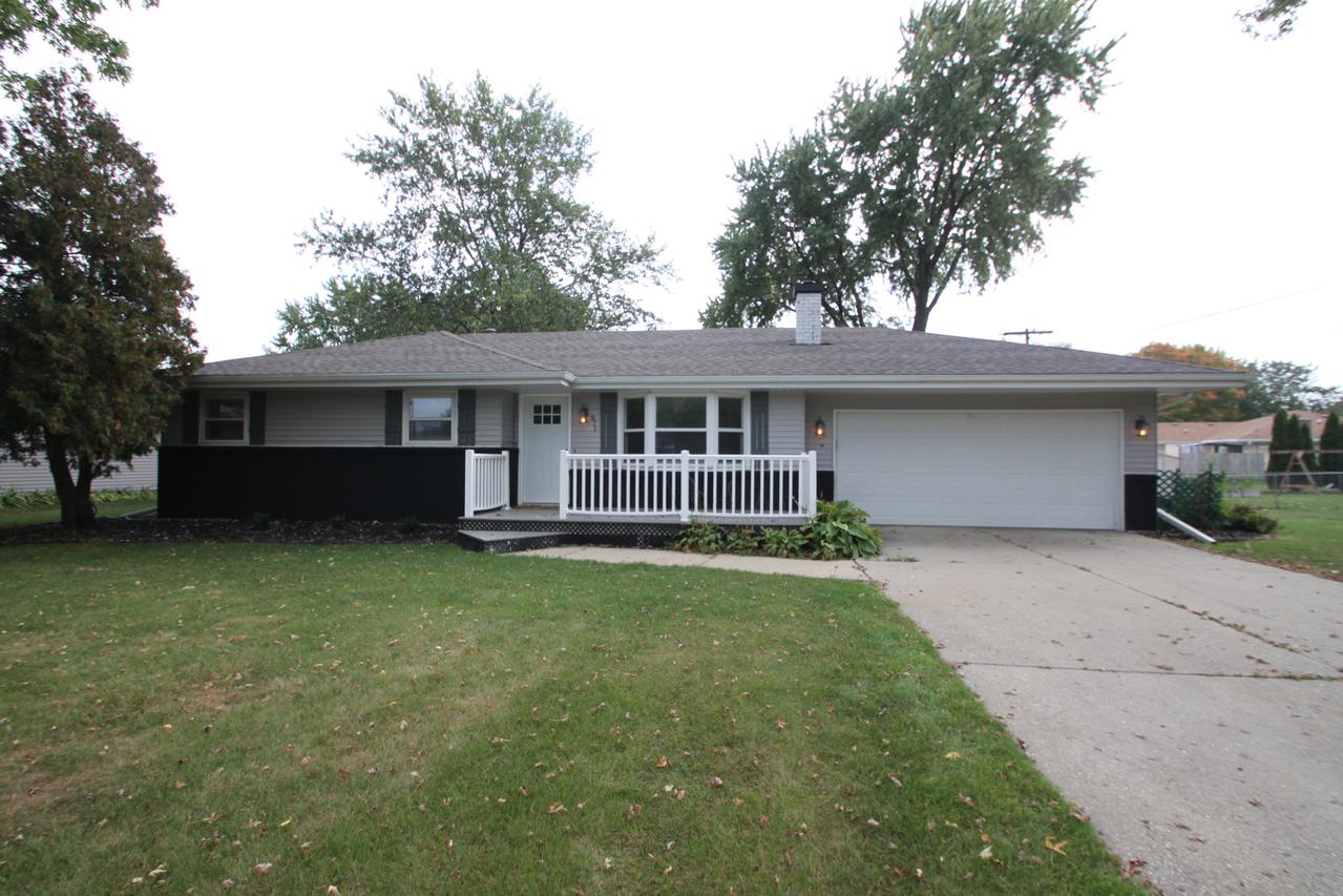 871 Lollypop Ln., Machesney Park, IL 61115